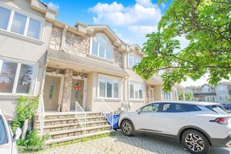 46 Calvanico Ln, Staten Island, NY 10314