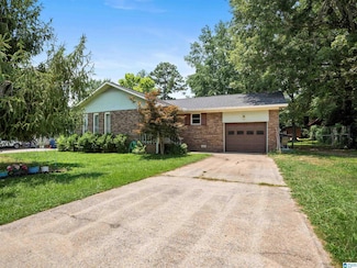 1911 Glen Davis Ln, Oxford, AL 36203