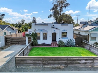 905 S Locust St, Visalia, CA 93277