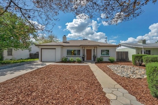 250 Oxford Ave, Clovis, CA 93612