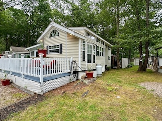118 Dunns Corner Rd, Westerly, RI 02891