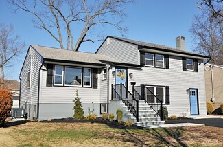 36 Neptune Place, Colonia, NJ 07067