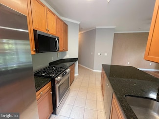 8045 Newell St Unit 301, Silver Spring, MD 20910