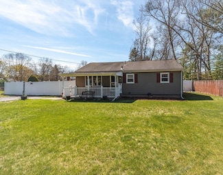 77 Jensen Cir, West Springfield, MA 01089