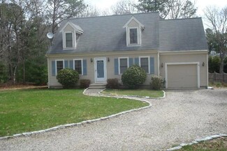 17 Half Hitch Ln, Mashpee, MA 02649