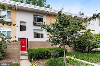 857 3rd St SW Unit 104, Washington, DC 20024