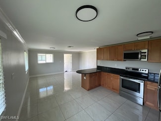 682 108th Ave N, Naples, FL 34108