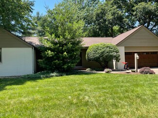 2001 Byrnebruk Dr, Champaign, IL 61822
