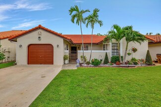 11 Columbia Ct, Deerfield Beach, FL 33442