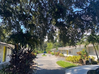 8011 Emi Ann Ln, Riverview, FL 33578