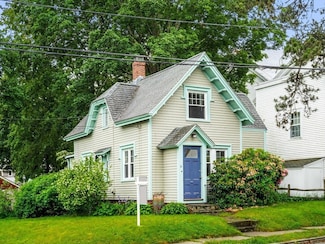 21 Chapel St, Newburyport, MA 01950
