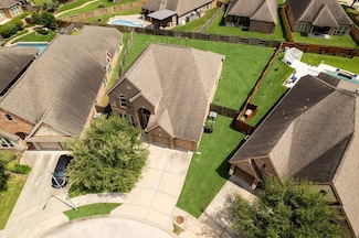 13921 Pebble Falls Ln, Pearland, TX 77584