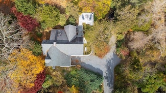 17 Ocean View Ave, Southampton, NY 11968