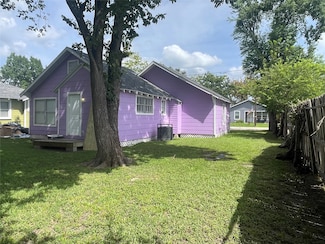 906 Fields St, Richmond, TX 77469