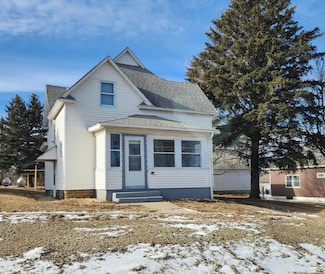 200 3rd St, Russell, MN 56169