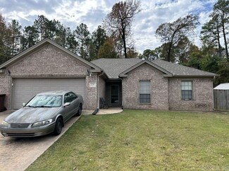 578 Wisteria Dr, Bauxite, AR 72011