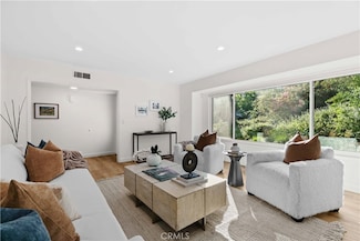 2320 Jayma Ln, La Crescenta, CA 91214