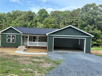 4563 Happy Hollow Rd, Asheboro, NC 27205