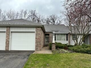 43 Skyline Cir NW, Grand Rapids, MI 49504