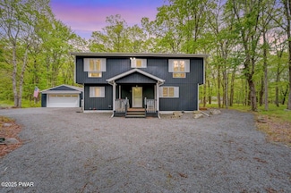 115 Jackson Dr, Hawley, PA 18428