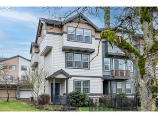 722 Oak Hollow Dr, Newberg, OR 97132
