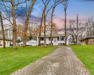 3635 38th St, Highland, IN 46322