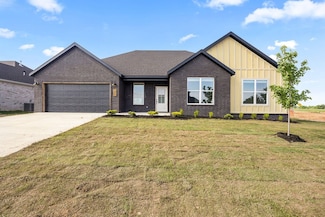 7967 Range Ave, Springdale, AR 72762