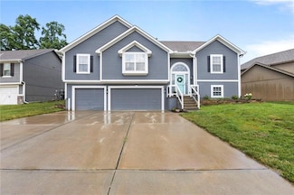 10744 N Laurel Ave, Kansas City, MO 64157