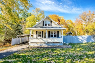 2 W Sand Lake Rd, Wynantskill, NY 12198