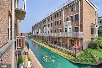 23 Pierside Dr Unit 112, Baltimore, MD 21230