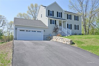 30 Valley Stream Dr, Cumberland, RI 02864