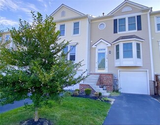 112 Courtshire Ln, Penfield, NY 14526