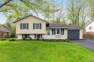 513 Fay Ln, Minoa, NY 13116