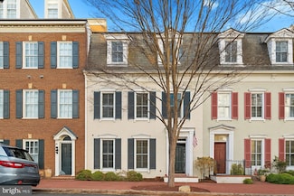 1815 Potomac Greens Dr, Alexandria, VA 22314