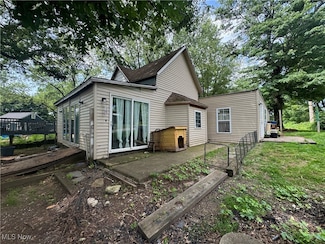 604 Pear Dr, Akron, OH 44319