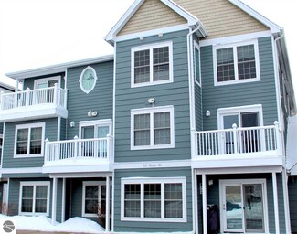 715 E State St Unit 34, Traverse City, MI 49686