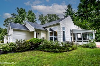 312 Meadowlark Dr, Ballston Spa, NY 12020