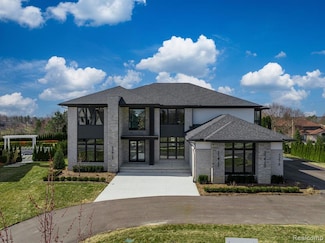 3278 Baron Dr, Bloomfield Township, MI 48302