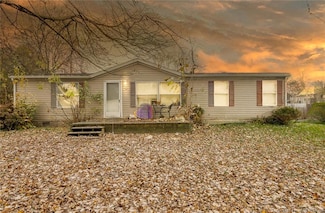 628 S 1st St, Scottsburg, IN 47170