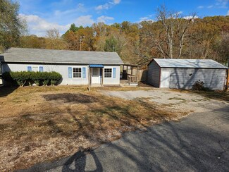 81 Claybough St, Reeds Spring, MO 65737