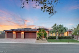 8470 Creekstone Ct, Las Vegas, NV 89113