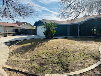 2012 Chaparral Cir, Delano, CA 93215