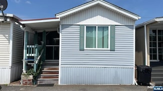 36 Poplar St, Lodi, NJ 07644