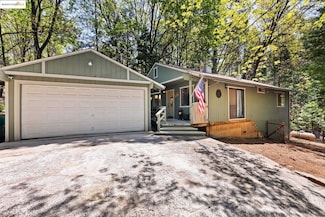 24225 Martingale Ln, Sonora, CA 95370