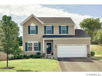 69 Coneflower Dr, West Henrietta, NY 14586