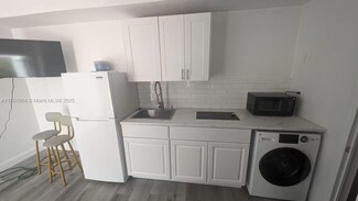2822 Pine Tree Dr Unit 1, Miami Beach, FL 33140