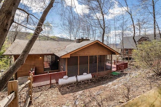 183 Deer Dr, McGaheysville, VA 22840
