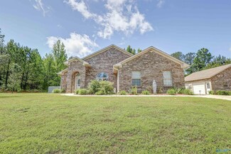 21698 Pinebrook Dr, Athens, AL 35614