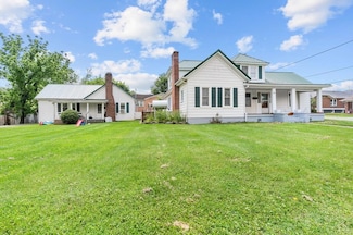 307 Calhoun St, Galax, VA 24333