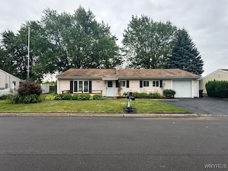 5799 Fairview Dr, Sanborn, NY 14132